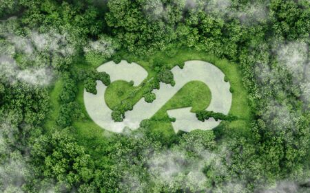 Wald von oben in dem ein Recycling Zeichen abgebildet ist